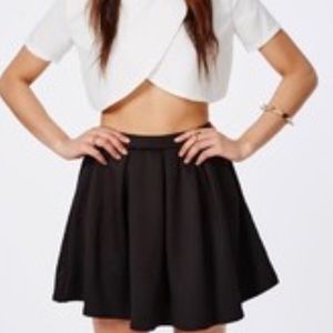 BLACK FLARE SKIRT